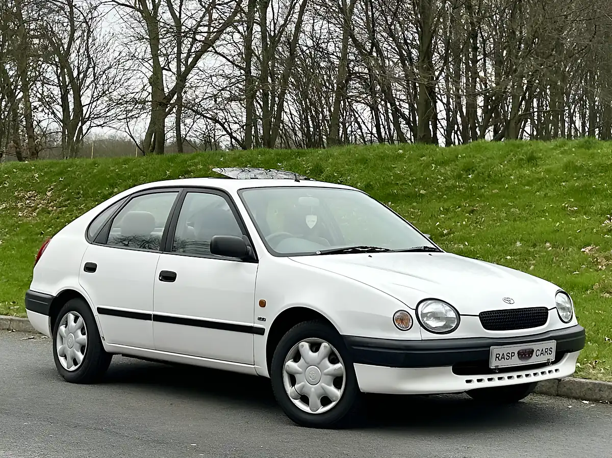 Used 1998 Toyota Corolla Sportif White - Interior and Exterior details 2
