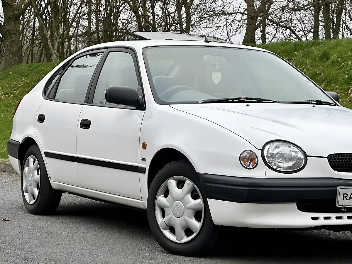 Used 1998 Toyota Corolla Sportif White - Interior and Exterior details 4