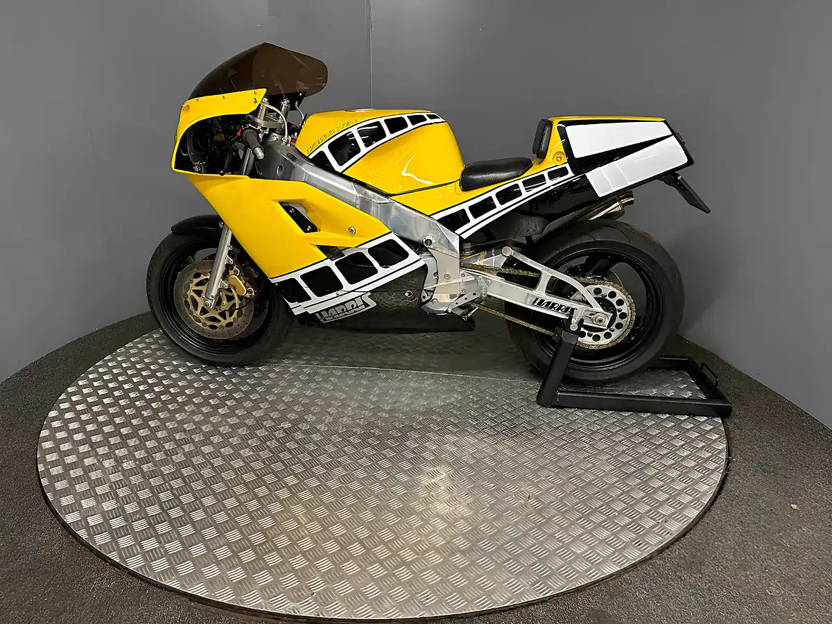 Used 1998 Yamaha FZR1000 Classic Yellow - Interior and Exterior details 2