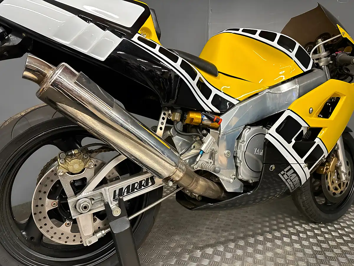 Used 1998 Yamaha FZR1000 Classic Yellow - Interior and Exterior details 6