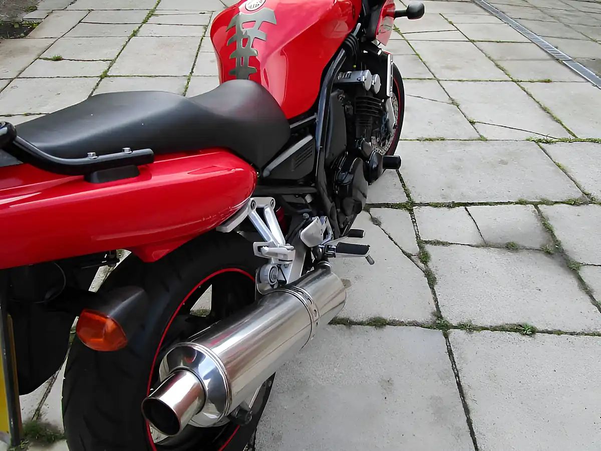 Used 1998 Yamaha FZS600 Fazer Red - Interior and Exterior details 13
