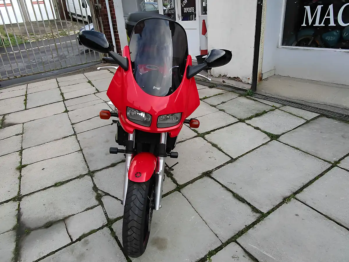 Used 1998 Yamaha FZS600 Fazer Red - Interior and Exterior details 6
