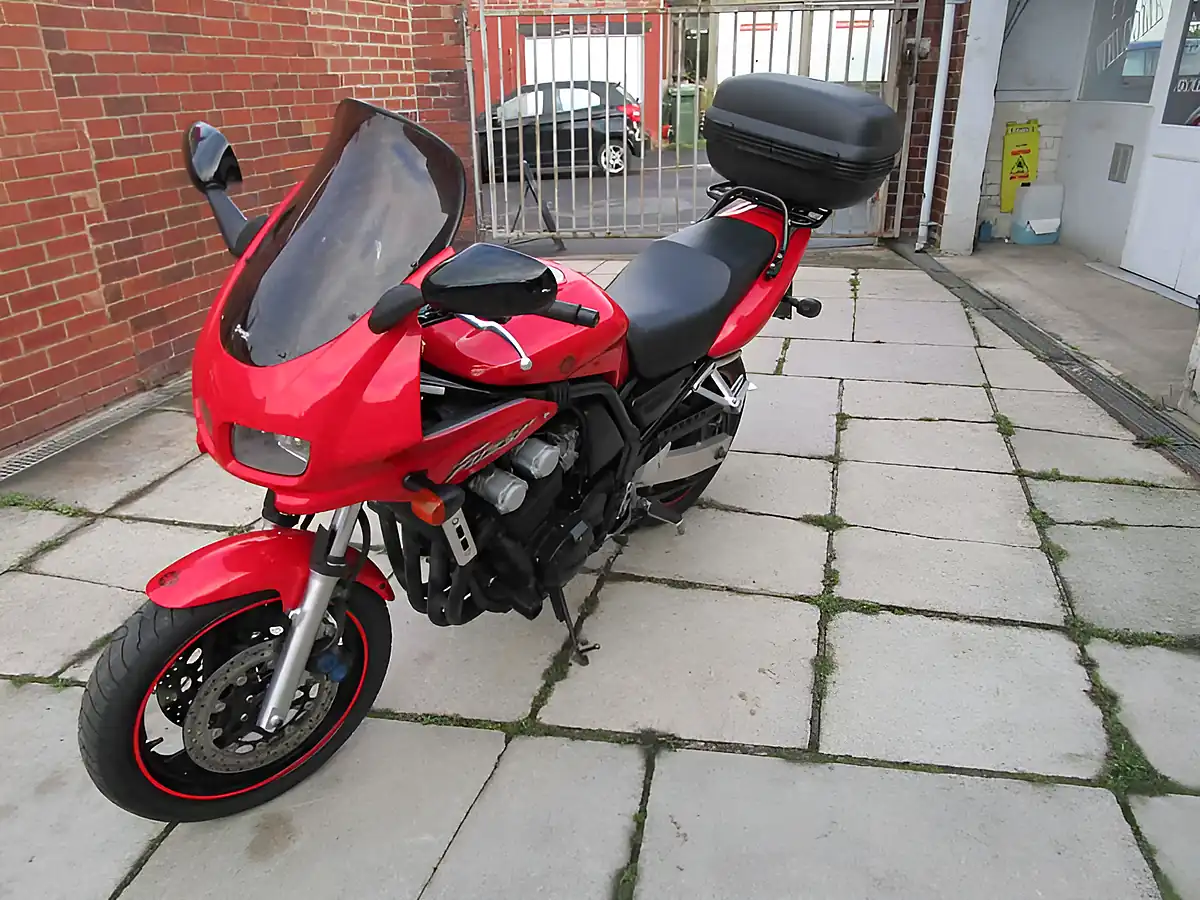 Used 1998 Yamaha FZS600 Fazer Red - Interior and Exterior details 7