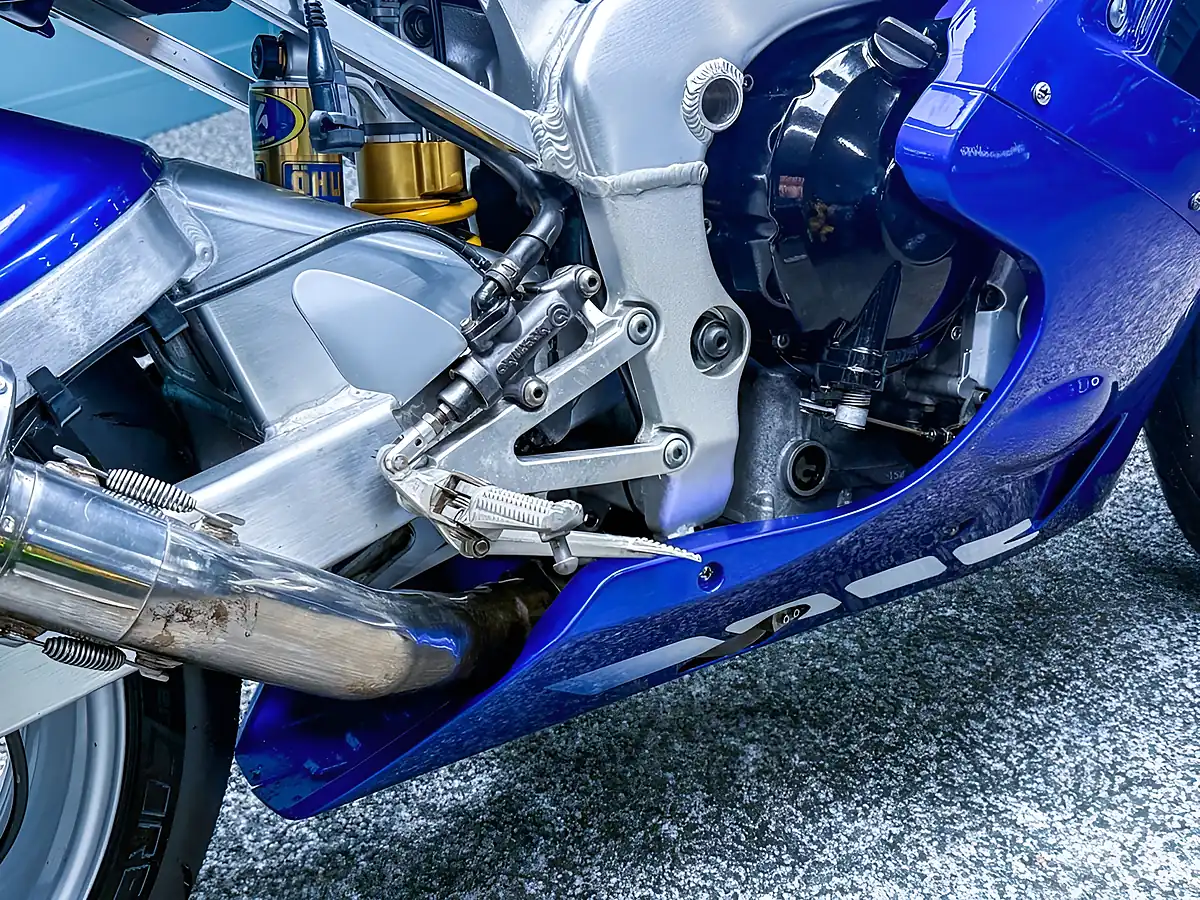 Used 1998 Yamaha R1 4XV Blue - Interior and Exterior details 13