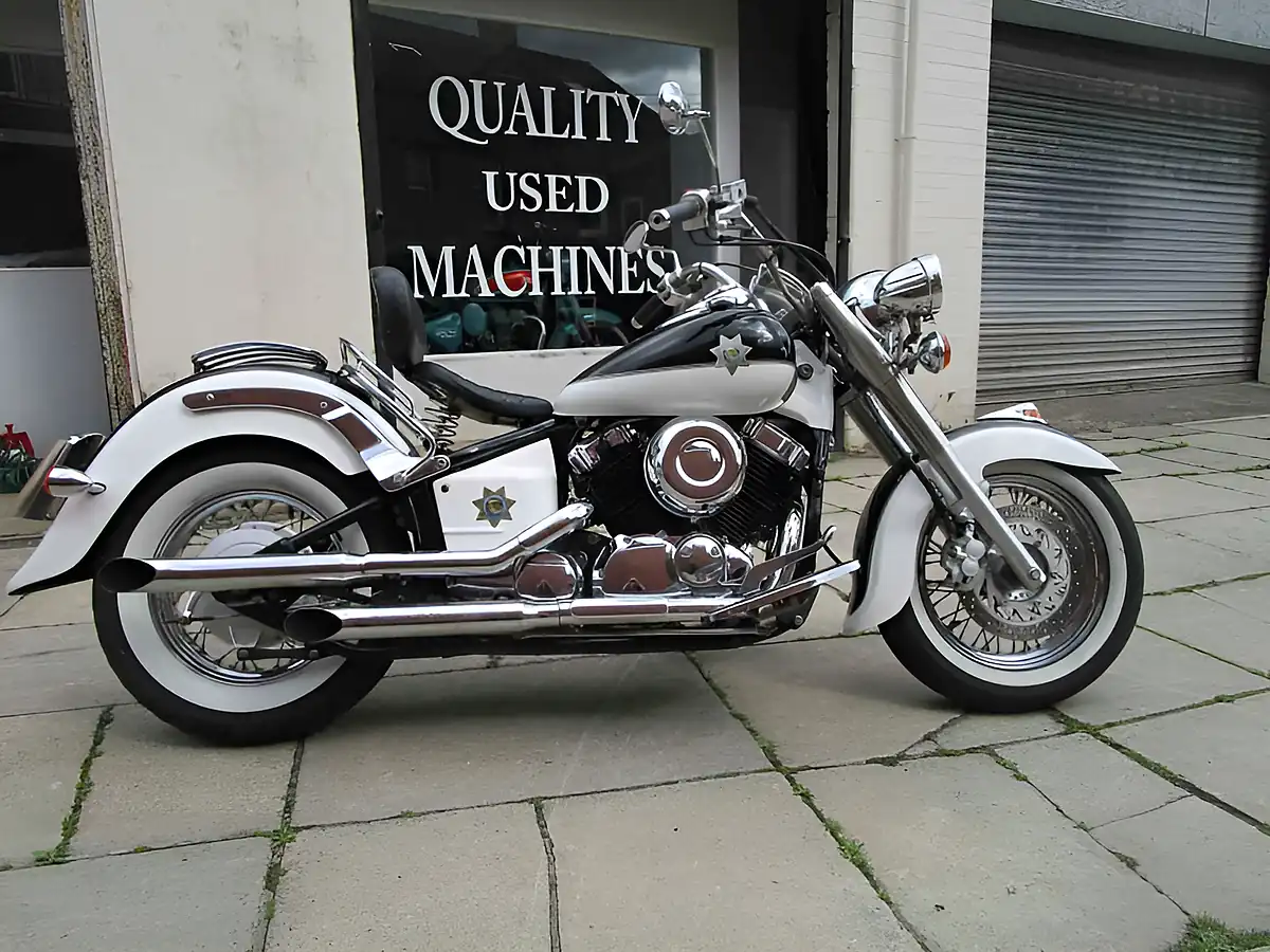 Used 1998 Yamaha XVS650A Dragstar Classi Black/White - Front View