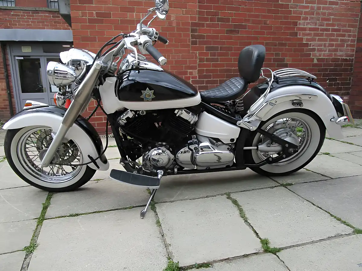 Used 1998 Yamaha XVS650A Dragstar Classi Black/White - Interior and Exterior details 12