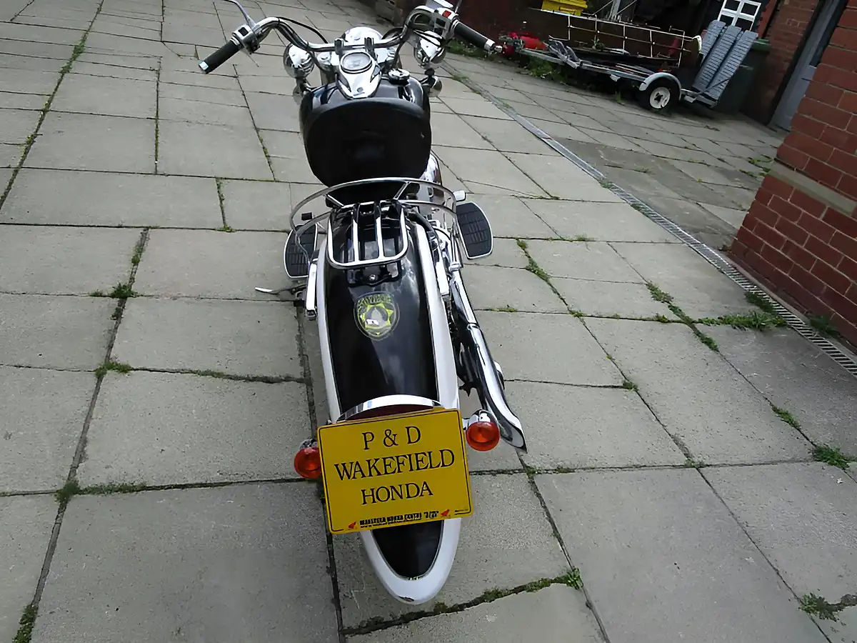 Used 1998 Yamaha XVS650A Dragstar Classi Black/White - Interior and Exterior details 15
