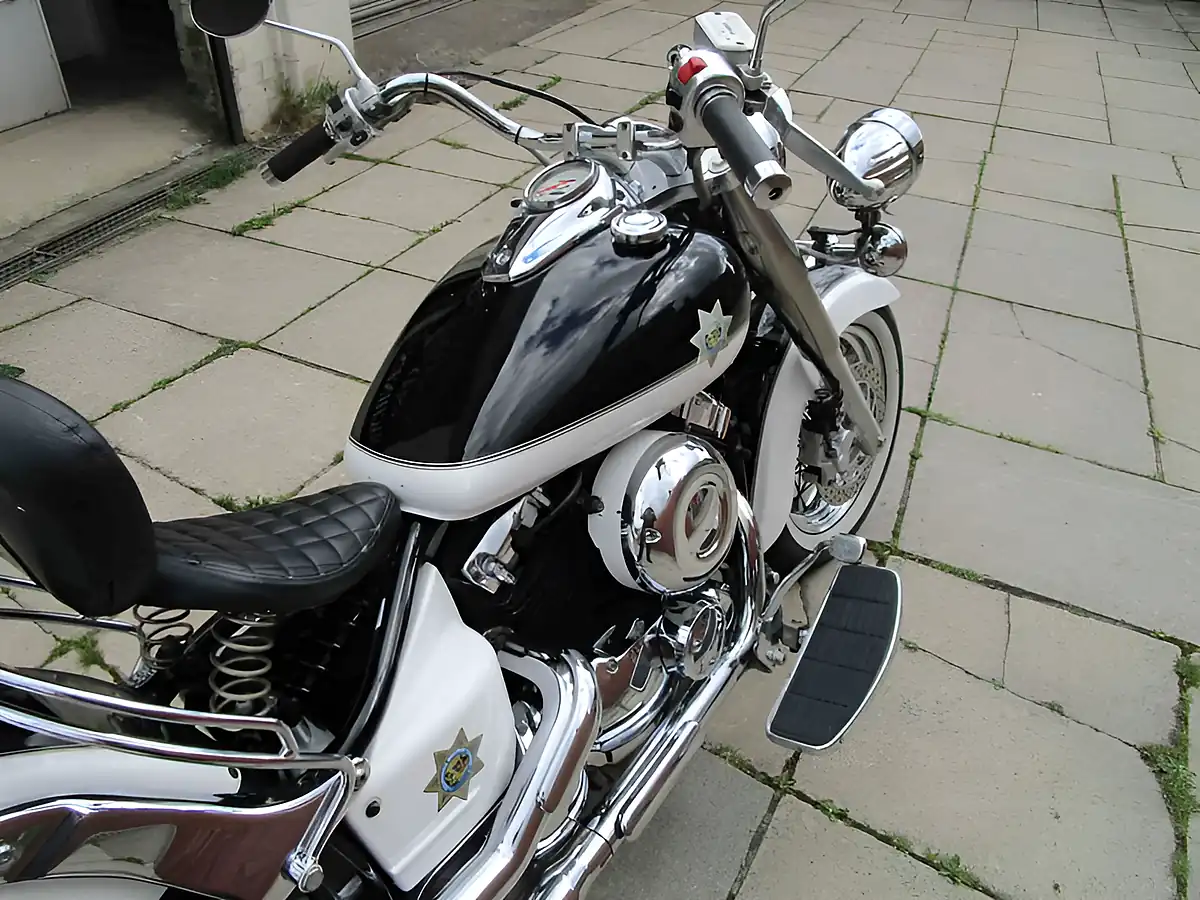 Used 1998 Yamaha XVS650A Dragstar Classi Black/White - Interior and Exterior details 18