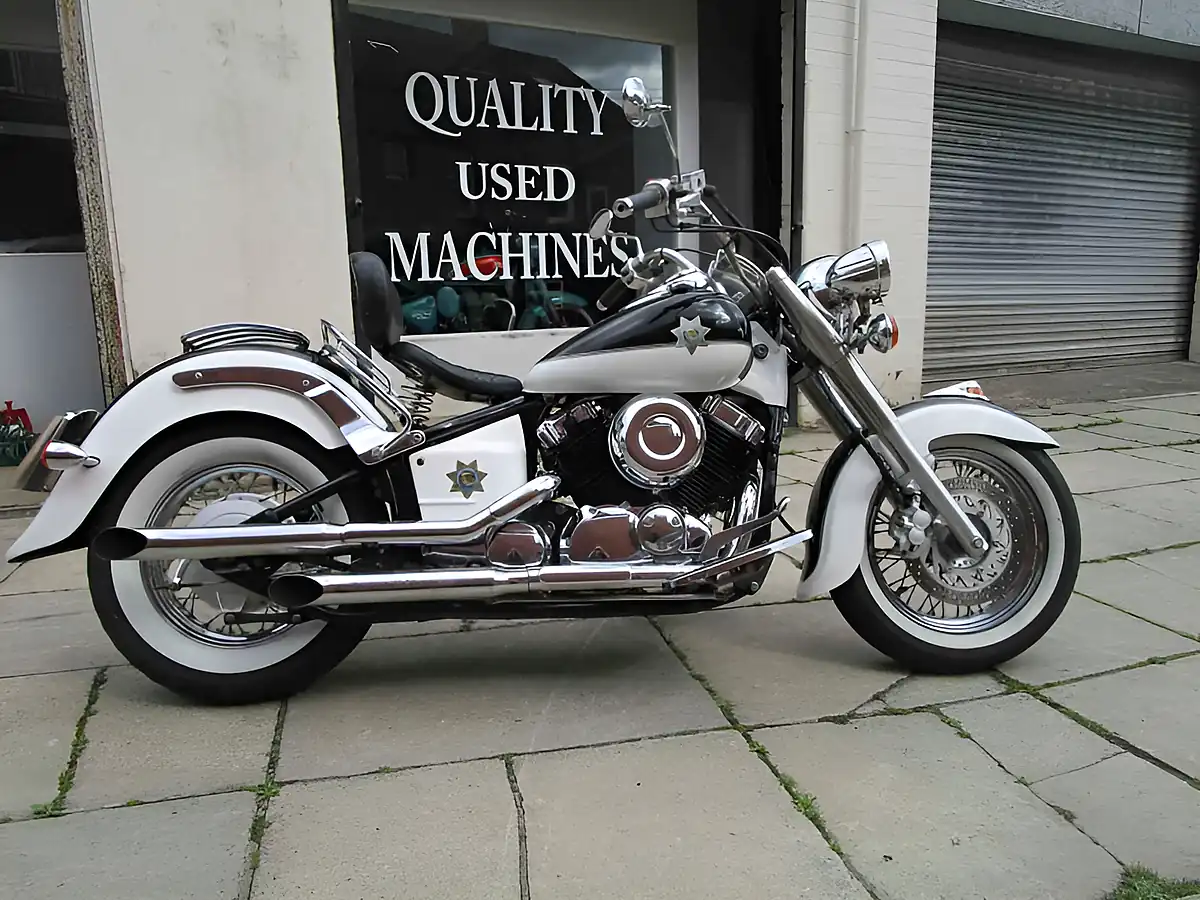 Used 1998 Yamaha XVS650A Dragstar Classi Black/White - Interior and Exterior details 2