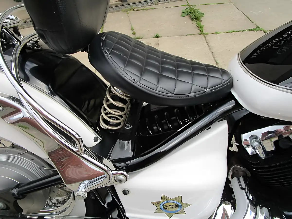 Used 1998 Yamaha XVS650A Dragstar Classi Black/White - Interior and Exterior details 20
