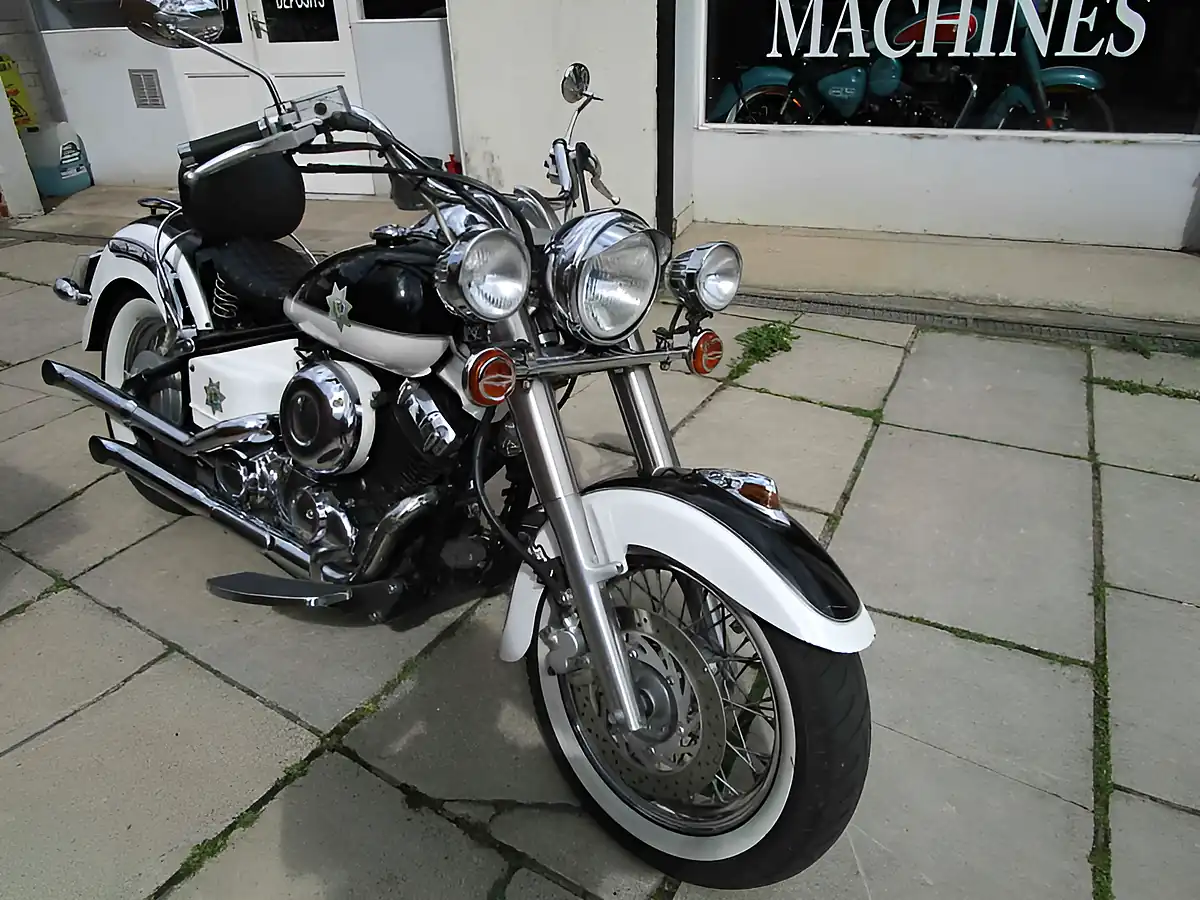 Used 1998 Yamaha XVS650A Dragstar Classi Black/White - Interior and Exterior details 6