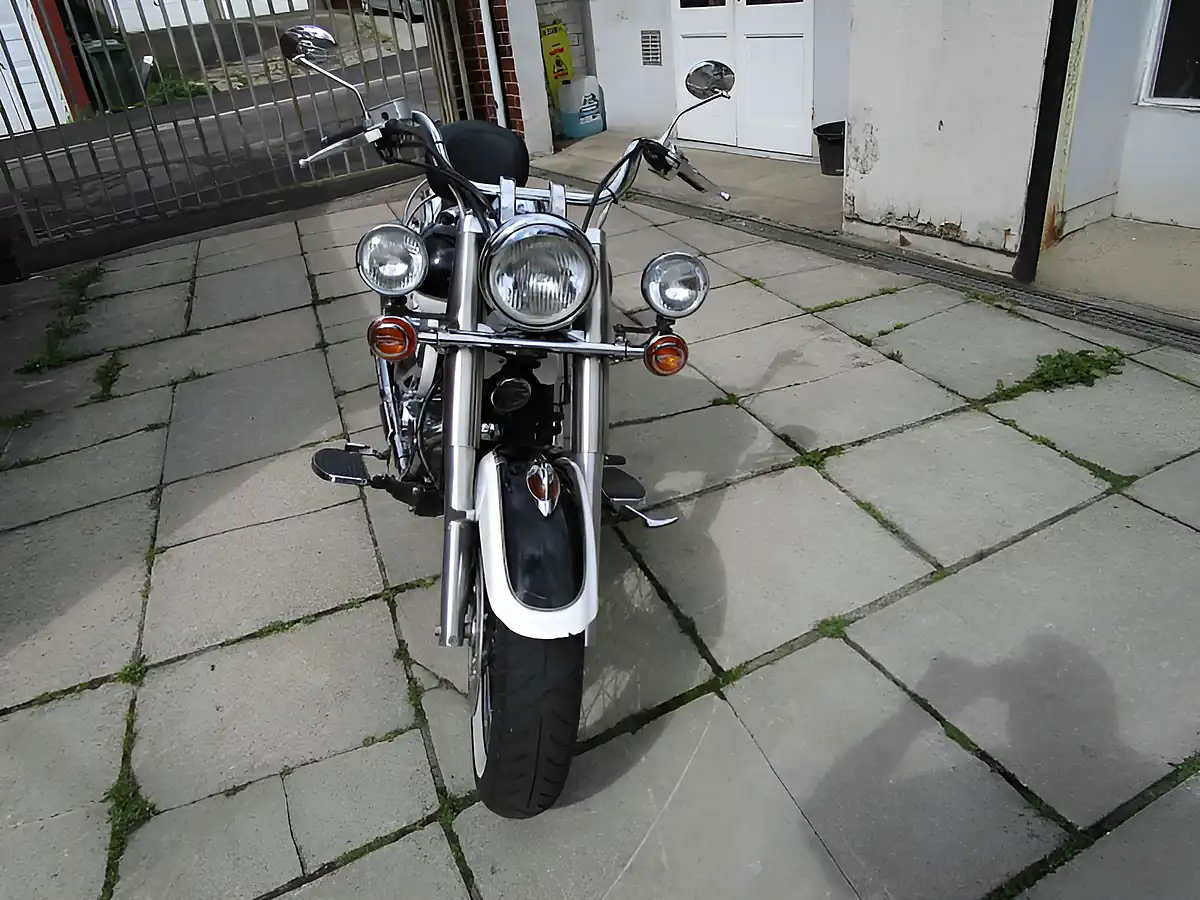 Used 1998 Yamaha XVS650A Dragstar Classi Black/White - Interior and Exterior details 8