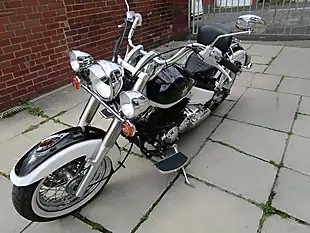 Used 1998 Yamaha XVS650A Dragstar Classi Black/White - Interior and Exterior details 9