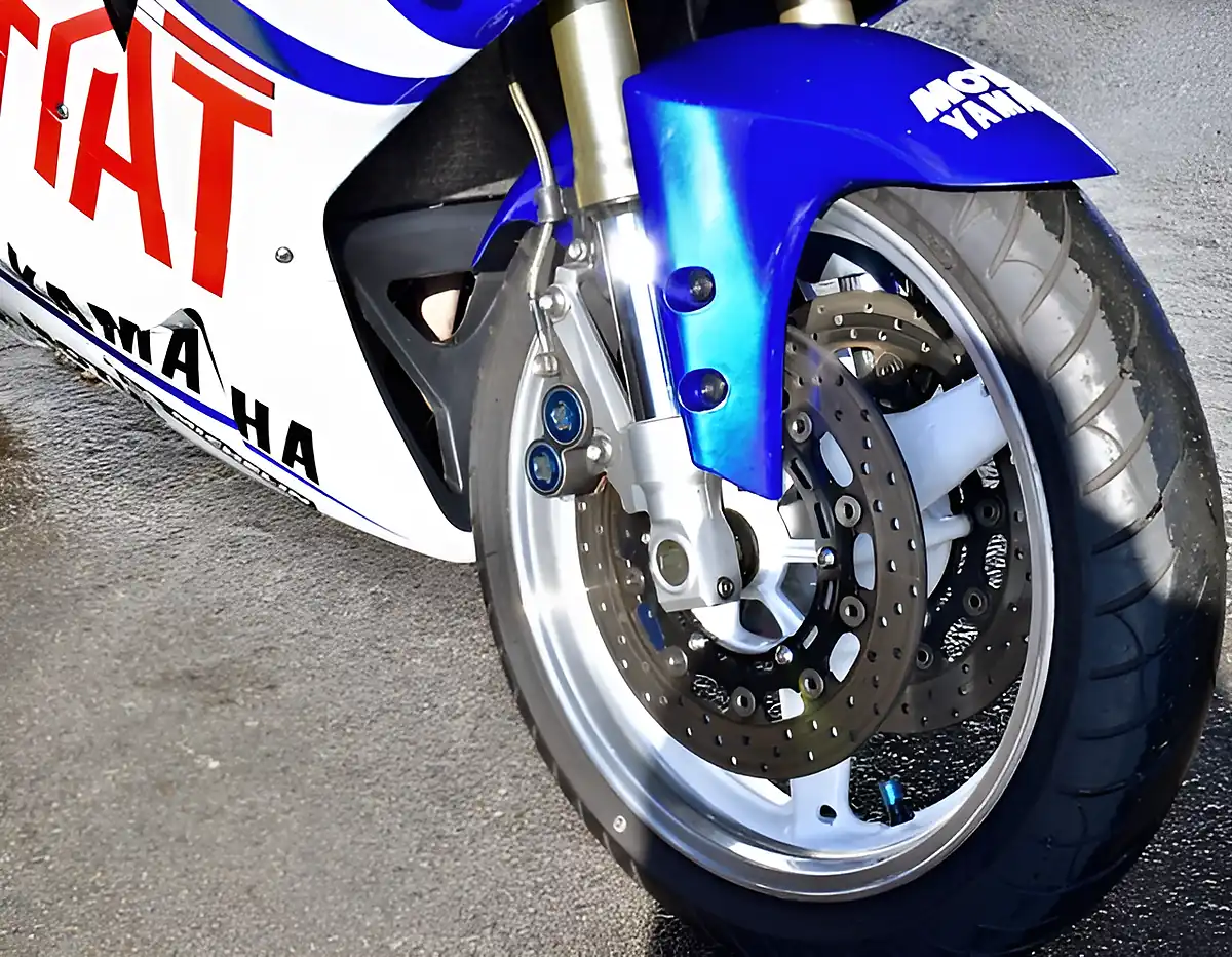 Used 1998 Yamaha Yzf R1 Rossi Replica Blue - Interior and Exterior details 12
