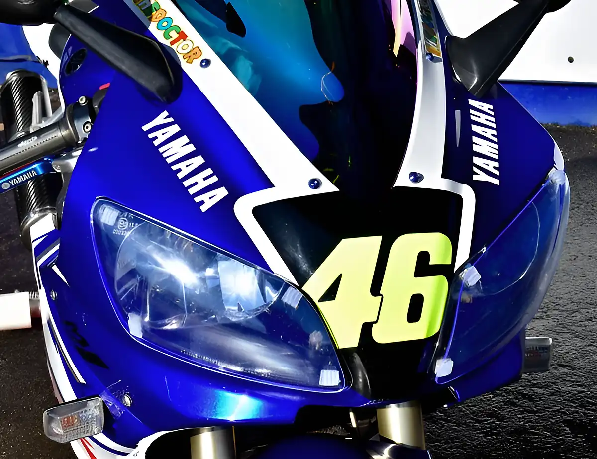 Used 1998 Yamaha Yzf R1 Rossi Replica Blue - Interior and Exterior details 13