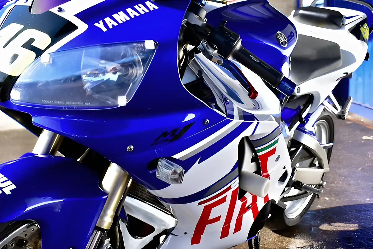 Used 1998 Yamaha Yzf R1 Rossi Replica Blue - Interior and Exterior details 16