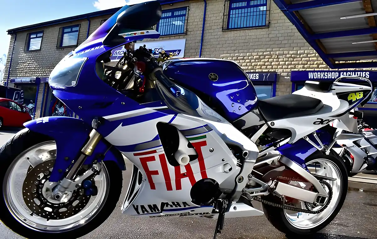 Used 1998 Yamaha Yzf R1 Rossi Replica Blue - Interior and Exterior details 18