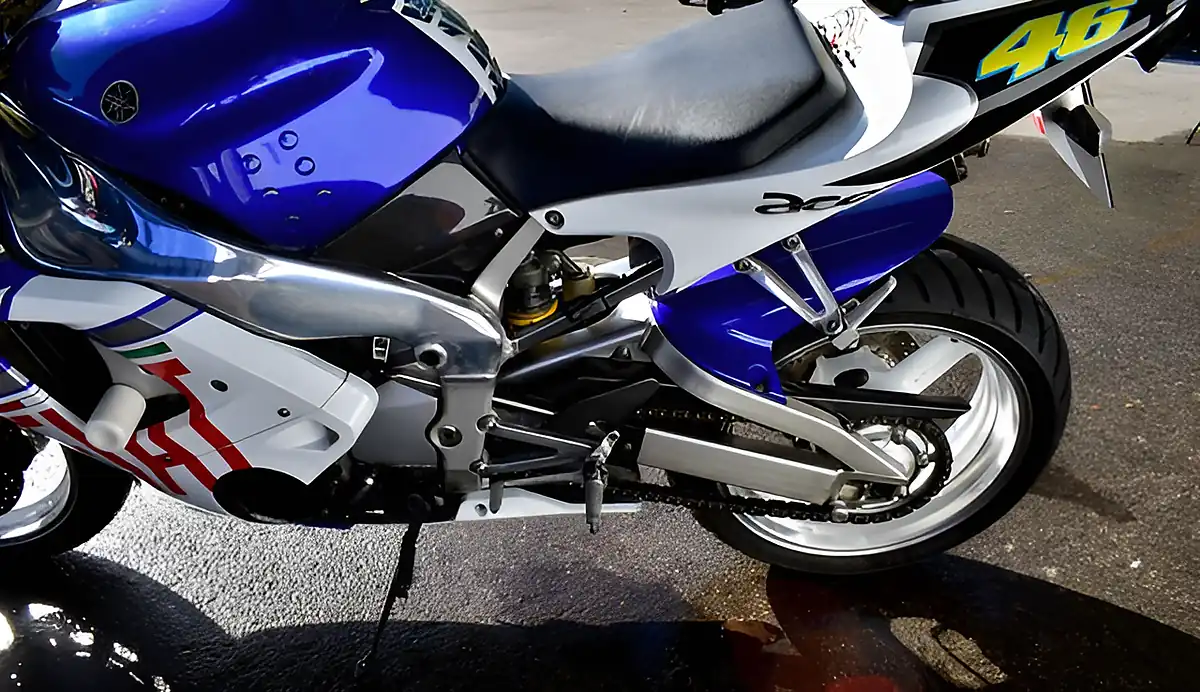 Used 1998 Yamaha Yzf R1 Rossi Replica Blue - Interior and Exterior details 19