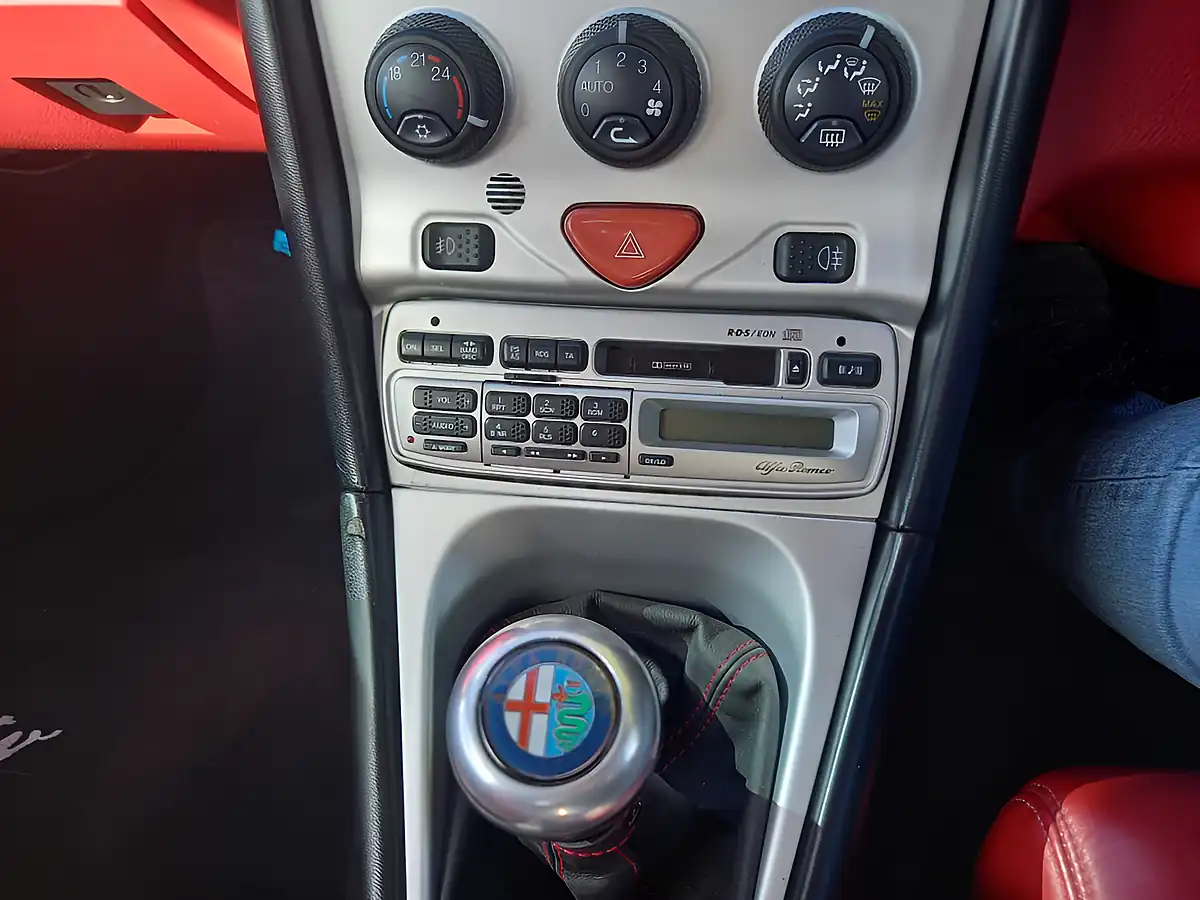 Used 1999 Alfa Romeo Gtv Grey - Interior and Exterior details 14
