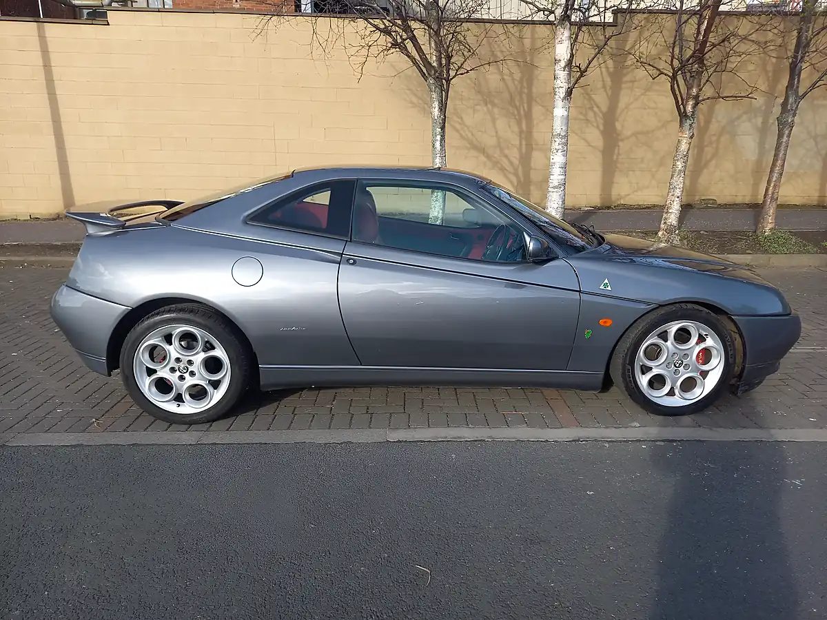 Used 1999 Alfa Romeo Gtv Grey Metallic - Interior and Exterior details 9