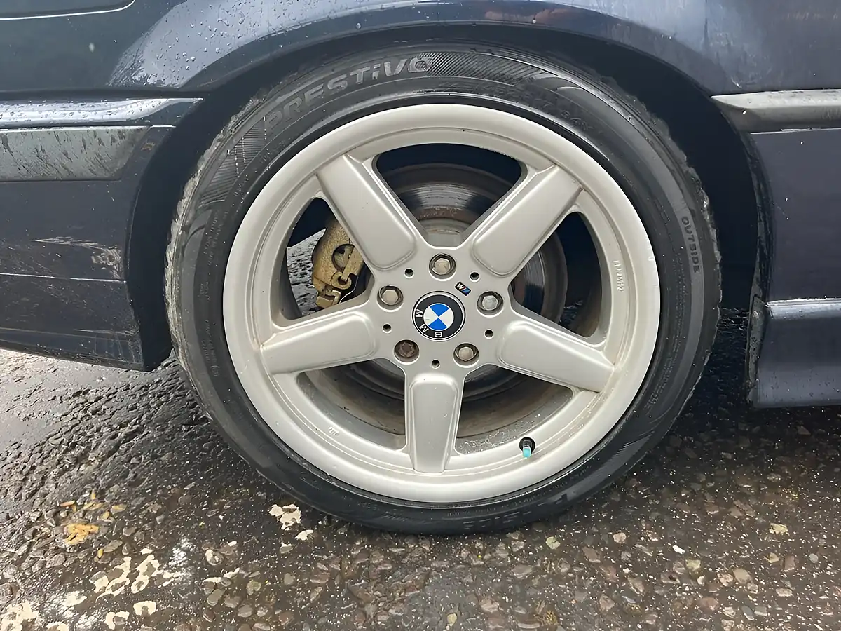 Used 1999 BMW 3 Series Blue - Interior and Exterior details 18