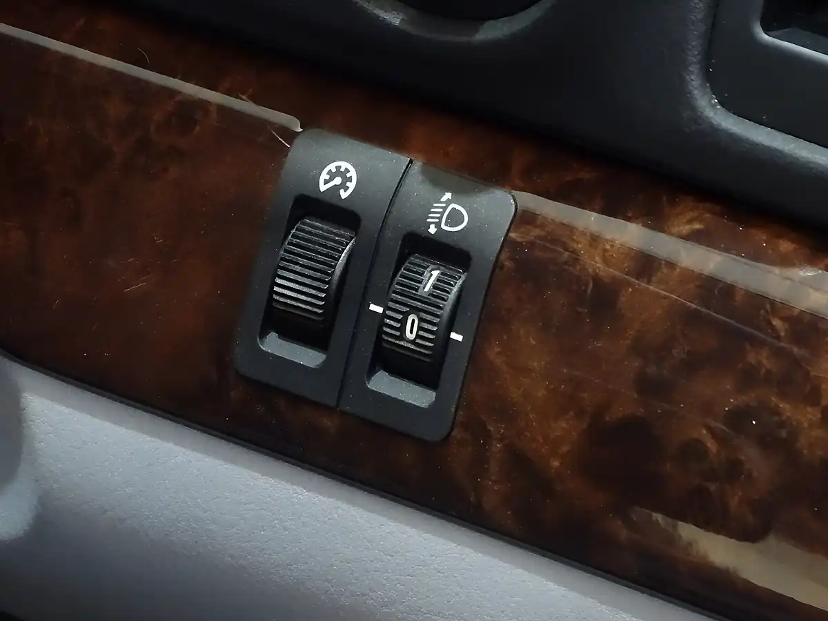 Used 1999 BMW 7 Series 728i Grey - Interior and Exterior details 17