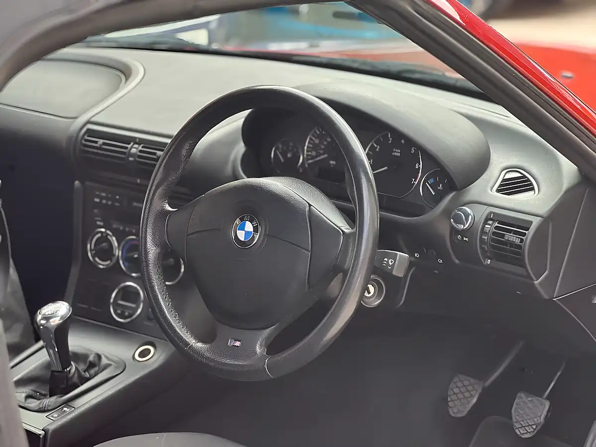 Used 1999 BMW Z3 Roadster 2dr Red - Interior and Exterior details 12
