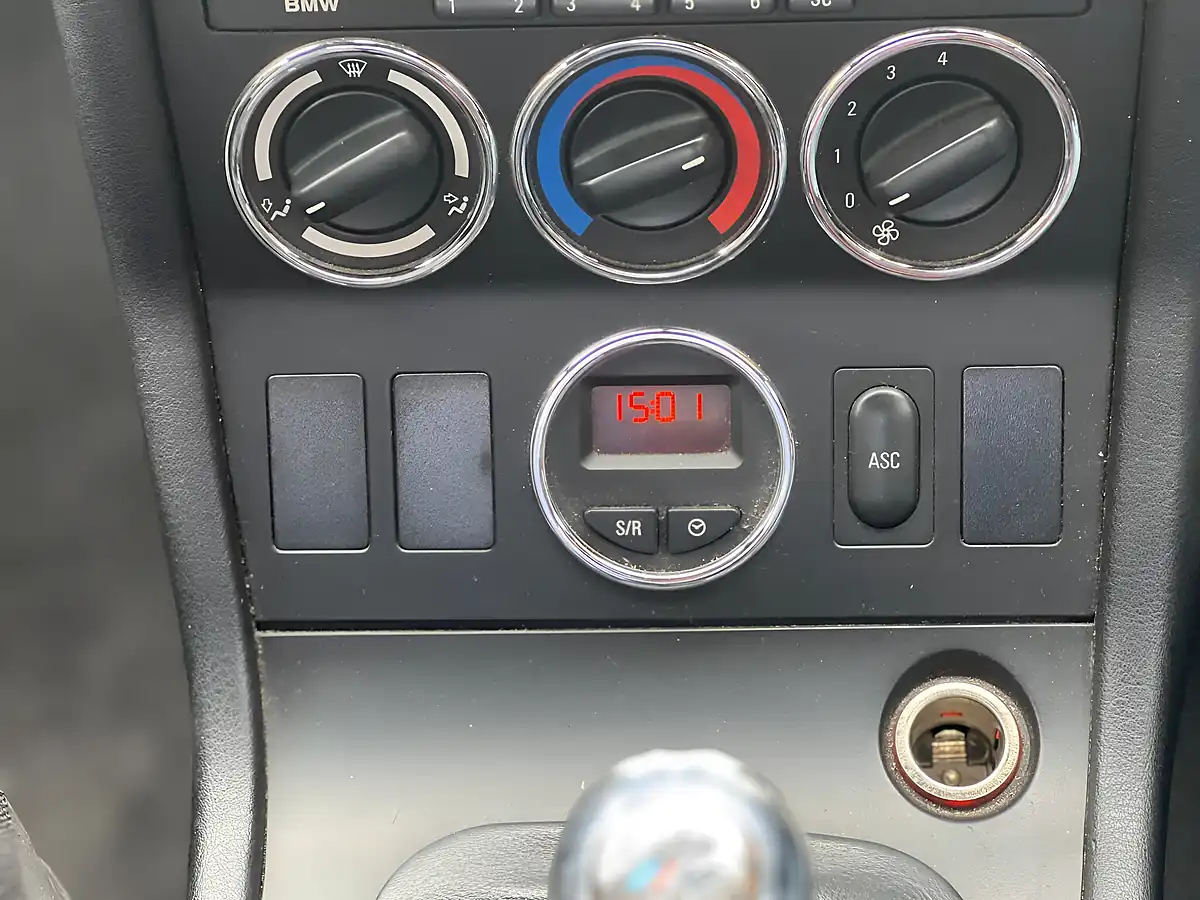 Used 1999 BMW Z3 Roadster 2dr Red - Interior and Exterior details 15