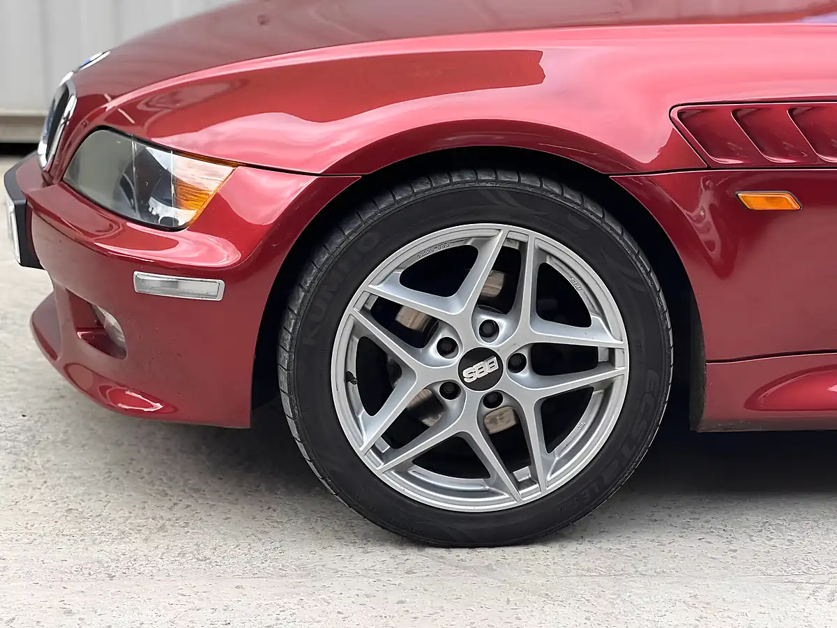 Used 1999 BMW Z3 Roadster 2dr Red - Interior and Exterior details 4