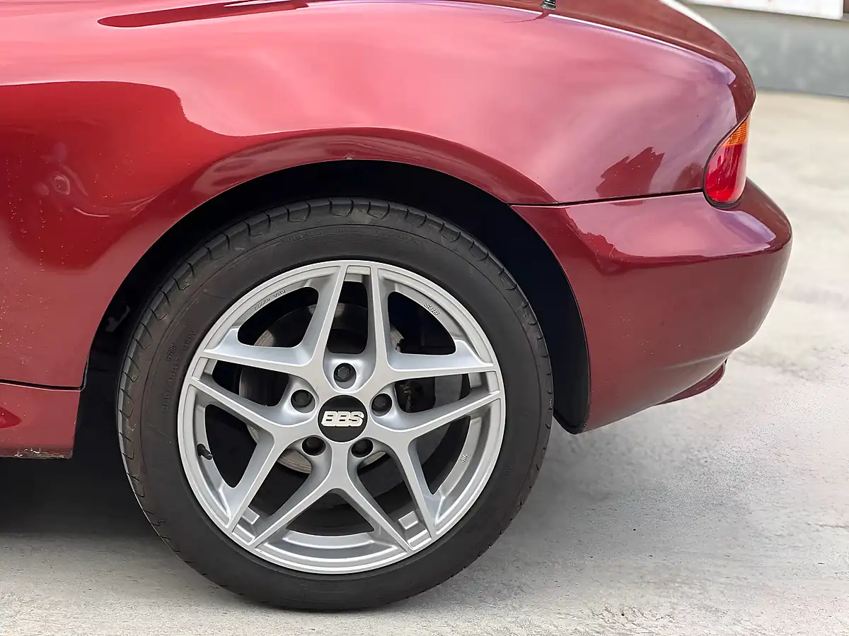 Used 1999 BMW Z3 Roadster 2dr Red - Interior and Exterior details 5