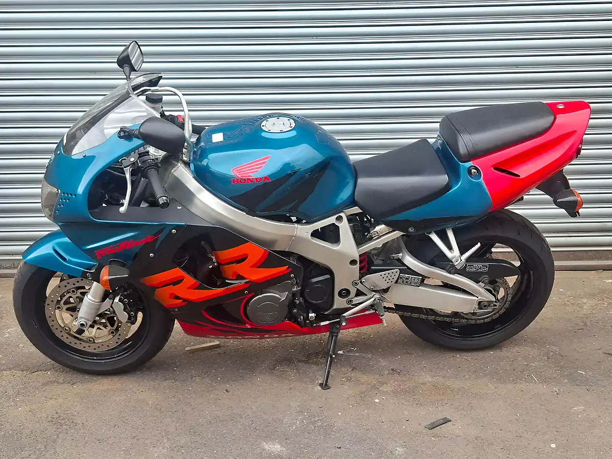 Used 1999 Honda CBR900 Rr Blue - Interior and Exterior details 4