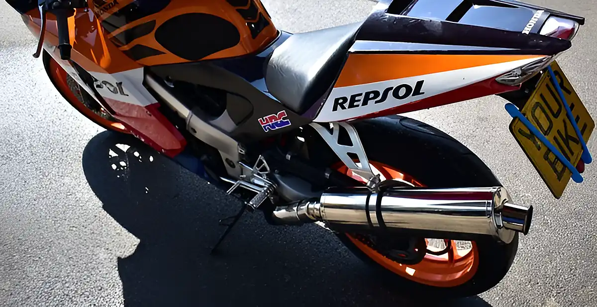 Used 1999 Honda VFR400 NC30 Multicolour - Interior and Exterior details 15