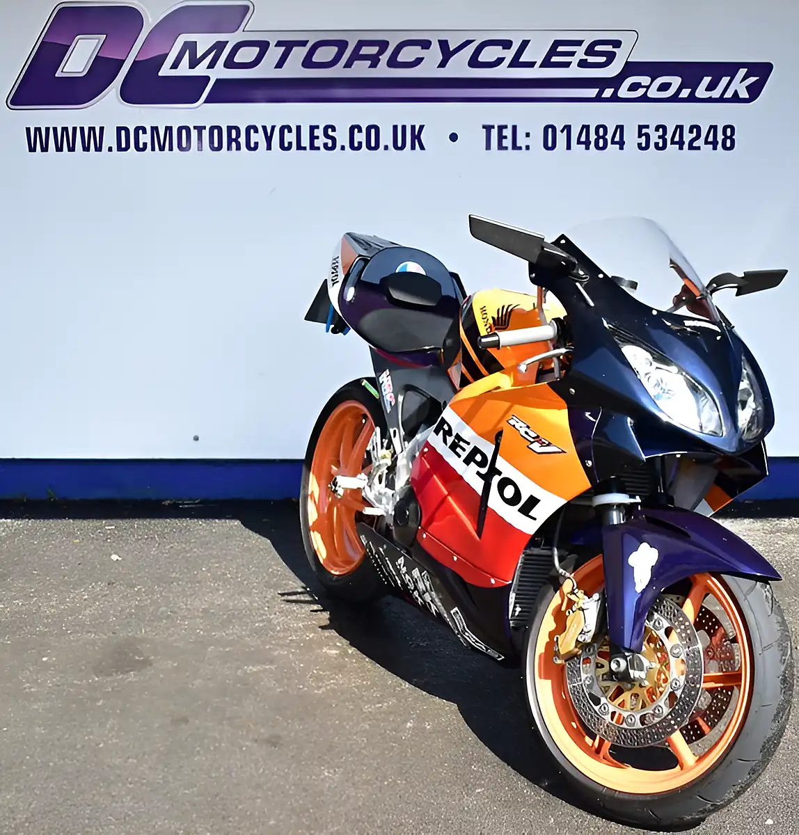 Used 1999 Honda VFR400 NC30 Multicolour - Interior and Exterior details 3