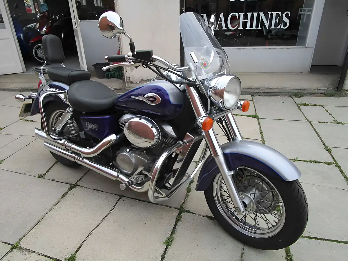 Used 1999 Honda Vt 750 Cruiser Cruiser Purple - Interior and Exterior details 9