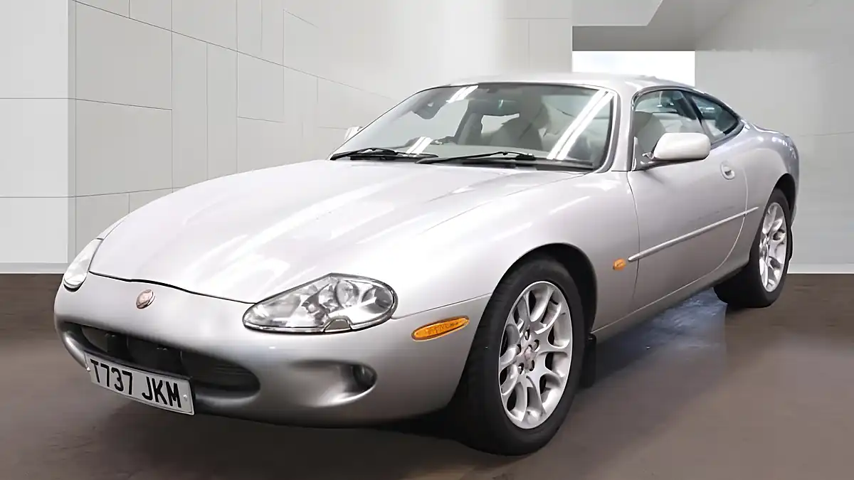 Used 1999 Jaguar Xkr Leather Classic Silver - Front View