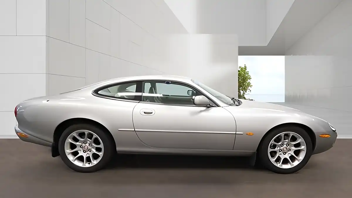 Used 1999 Jaguar Xkr Leather Classic Silver - Interior and Exterior details 8