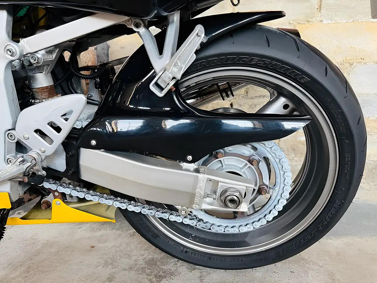 Used 1999 Suzuki GSXR600 Srad Yellow - Interior and Exterior details 17
