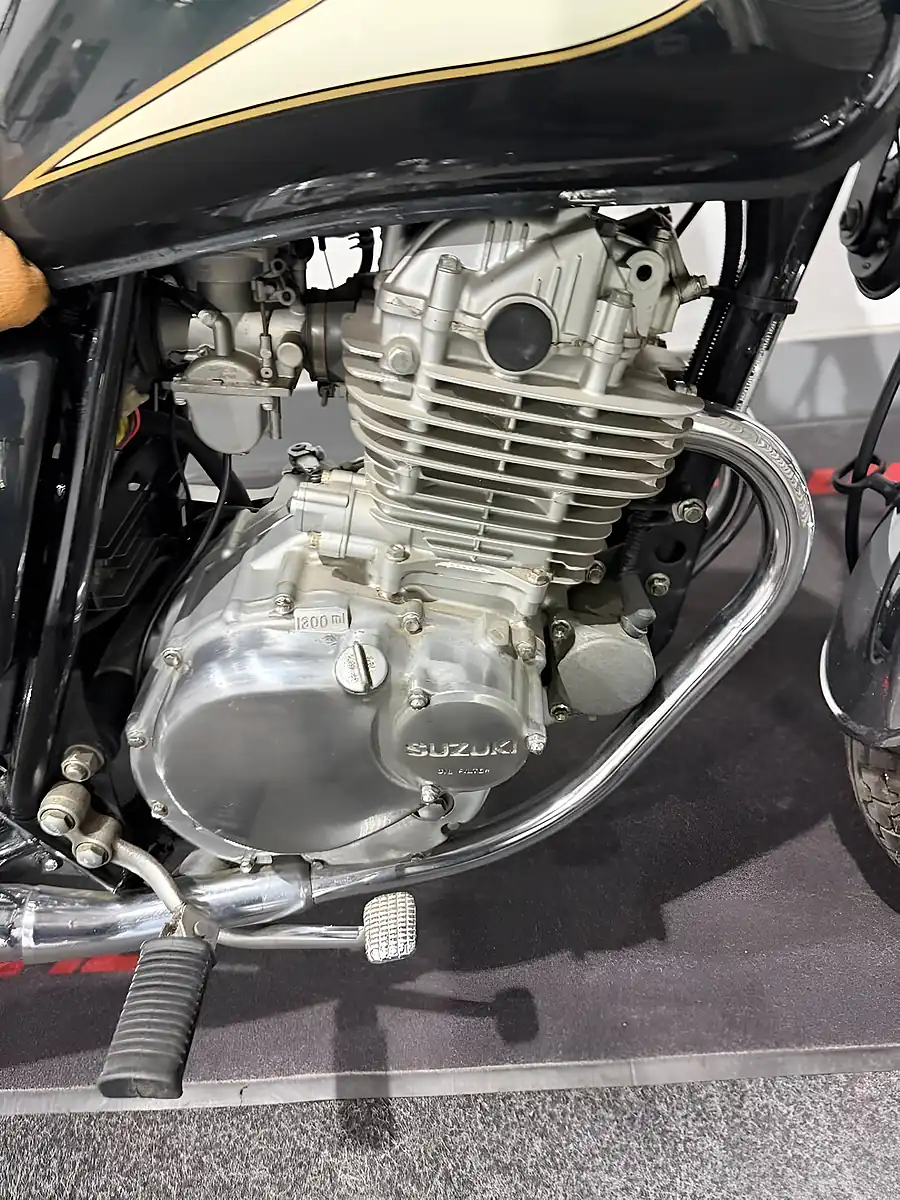 Used 1999 Suzuki Tu 250 - Interior and Exterior details 12