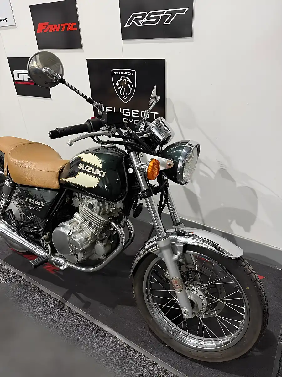 Used 1999 Suzuki Tu 250 - Interior and Exterior details 6