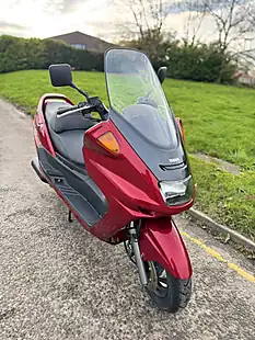 Used 1999 Yamaha Majesty - Interior and Exterior details 3
