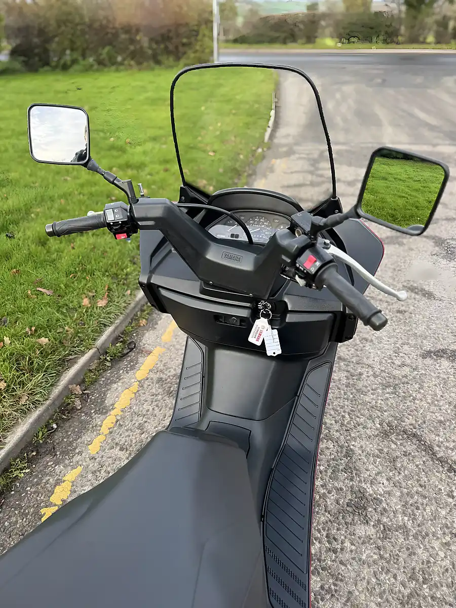 Used 1999 Yamaha Majesty - Interior and Exterior details 6