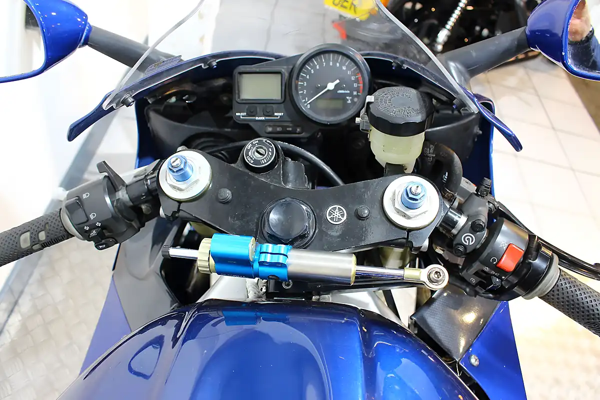 Used 1999 Yamaha R1 Blue - Interior and Exterior details 11