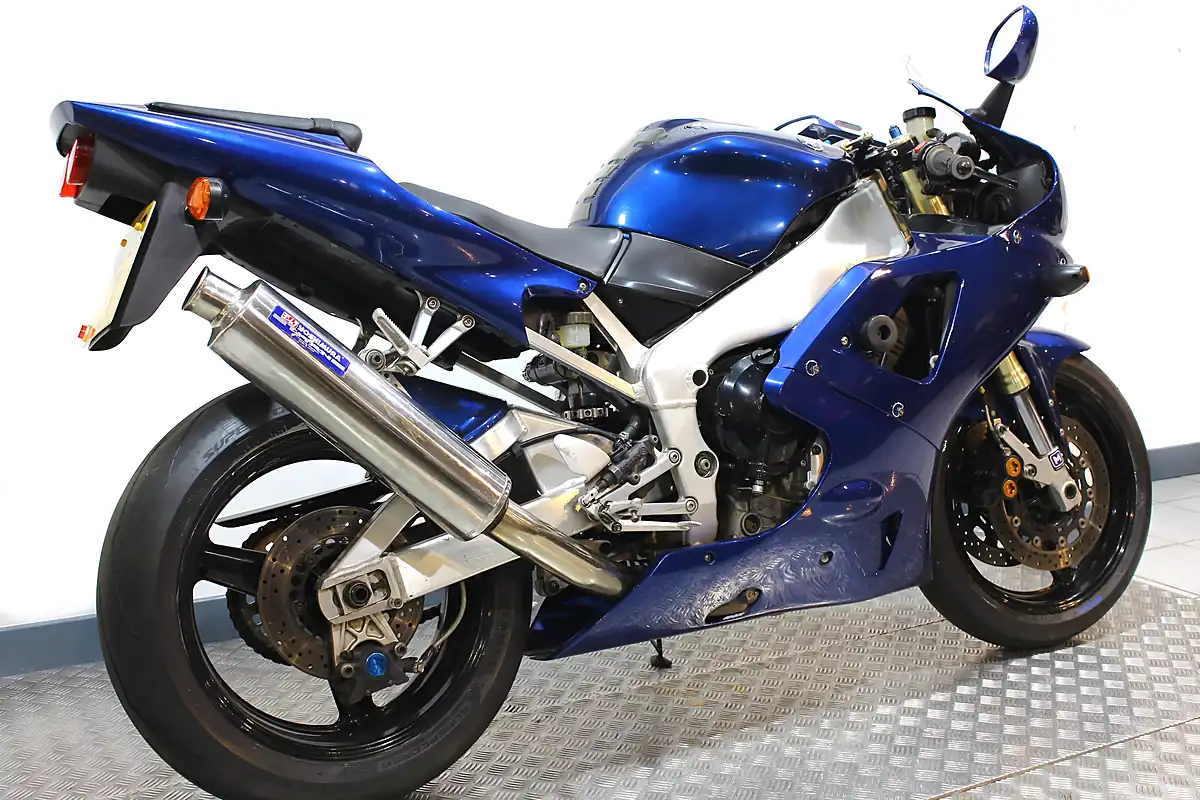 Used 1999 Yamaha R1 Blue - Interior and Exterior details 7