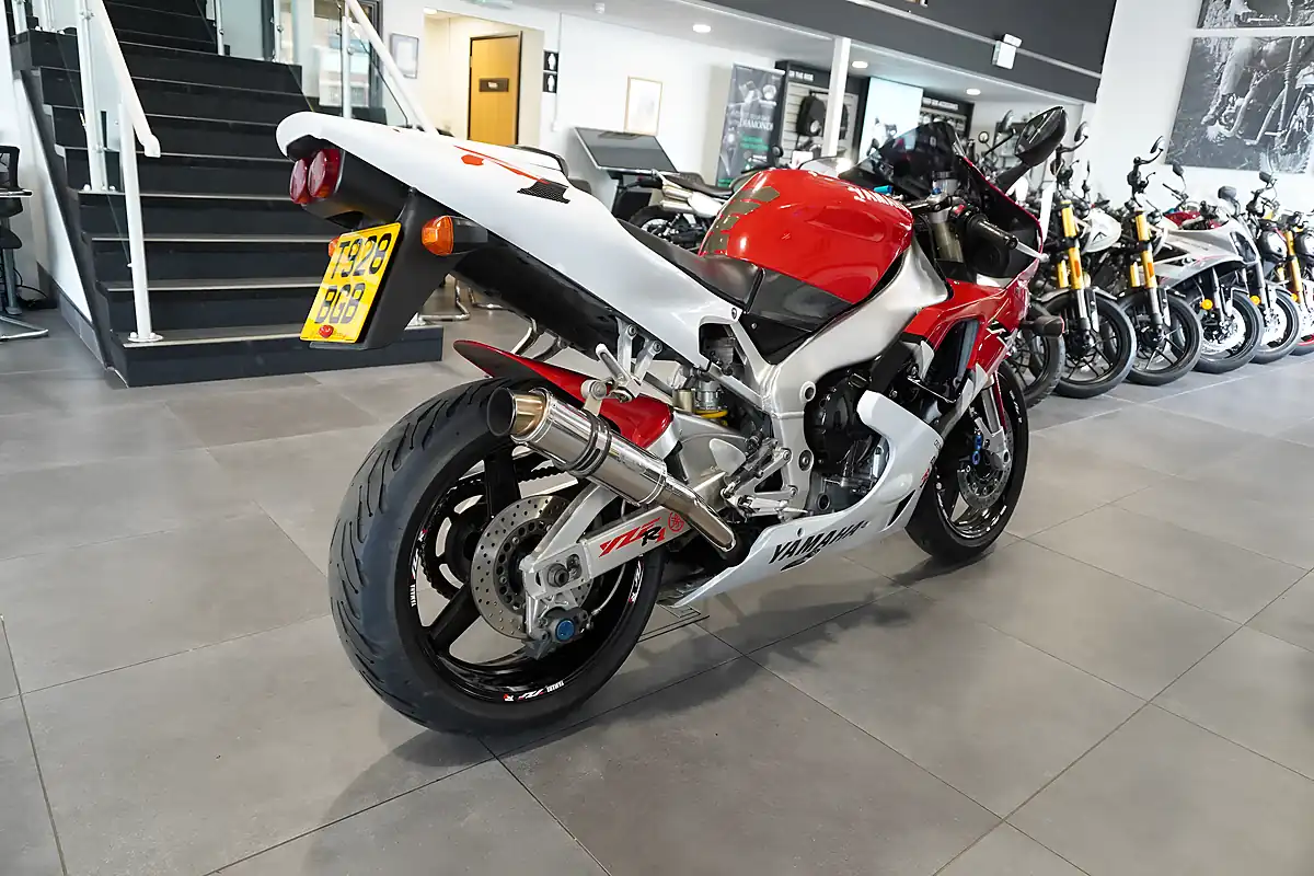 Used 1999 Yamaha YZF-R1 Red/ White - Interior and Exterior details 5
