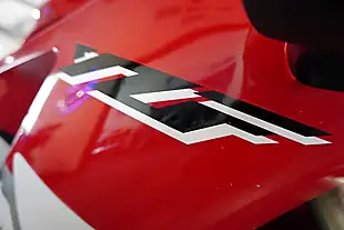 Used 1999 Yamaha YZF-R1 Red/ White - Interior and Exterior details 8