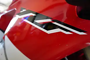 Used 1999 Yamaha YZF-R1 White/Red - Interior and Exterior details 8