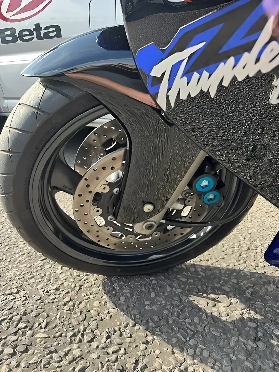 Used 1999 Yamaha YZF1000R Thunderace - Interior and Exterior details 11