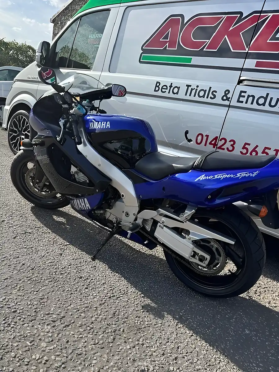 Used 1999 Yamaha YZF1000R Thunderace - Interior and Exterior details 13