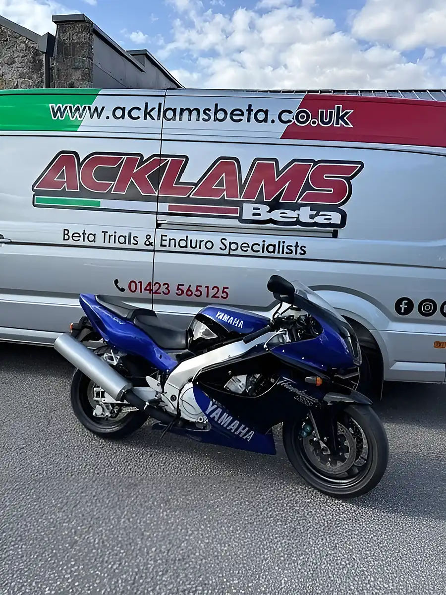 Used 1999 Yamaha YZF1000R Thunderace - Interior and Exterior details 2