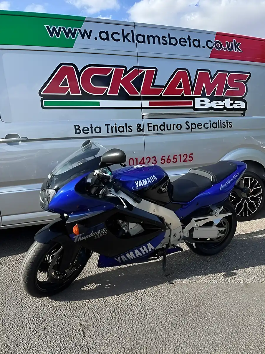 Used 1999 Yamaha YZF1000R Thunderace - Interior and Exterior details 3